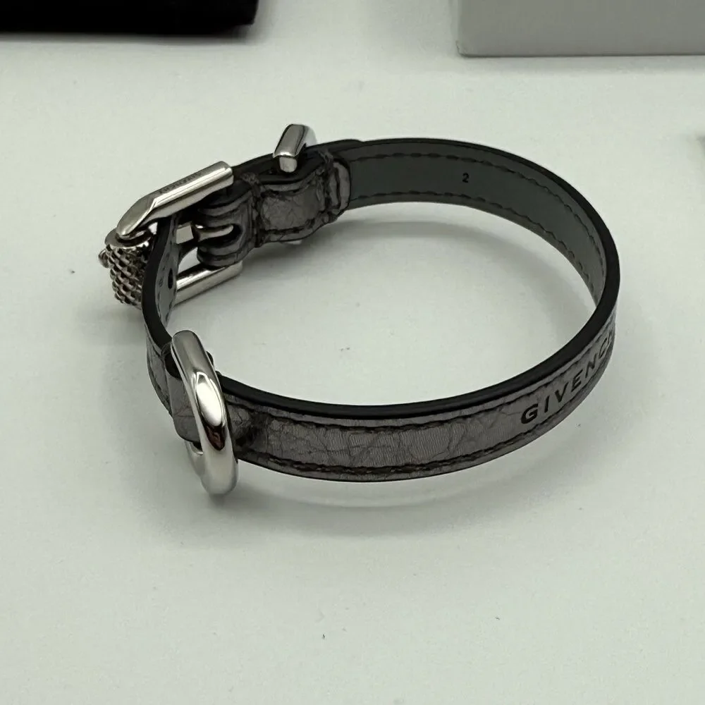 Women’s Givenchy Leather Bracelet Voyou Silvery Grey. Never Worn! Box Included!